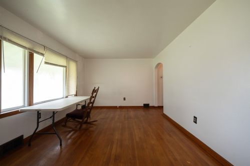78 Valleyview Dr, Ambridge, PA 15003-1142