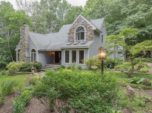 14 Henderson Rd, New Hartford, CT 06057-2604