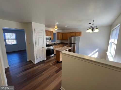33 Queen Ave, West Enola PA  17025-2324 exterior