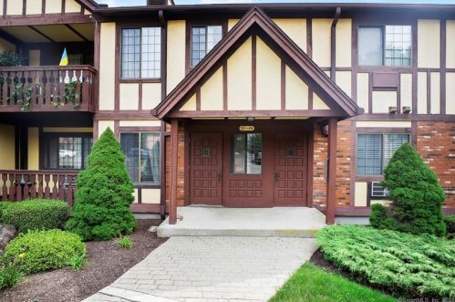 43 Canterbury Rd, Bridgeport, CT 06606-2655