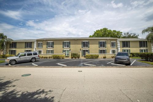 1157 Eden Isle Blvd, Saint Petersburg, FL 33704-2412