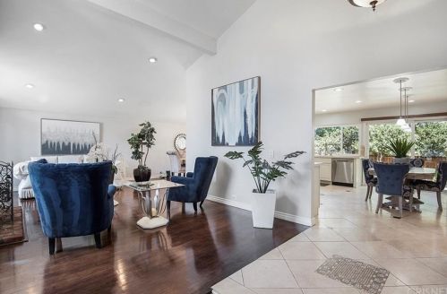 25690 Bellerive Dr, Santa Clarita, CA 91355-2538