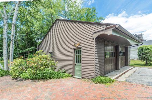60 Myrtle St, Somersworth NH  03878-2226 exterior