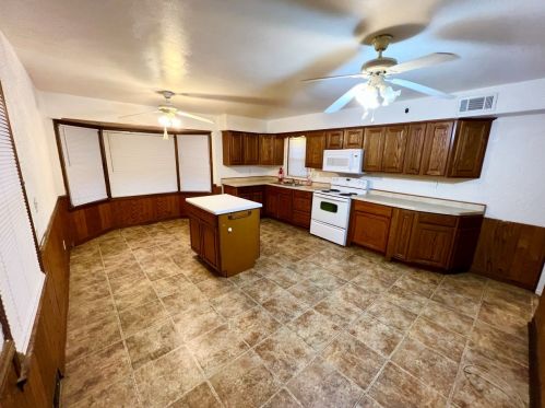 3605 60, Milwaukee WI 53216-2714 exterior