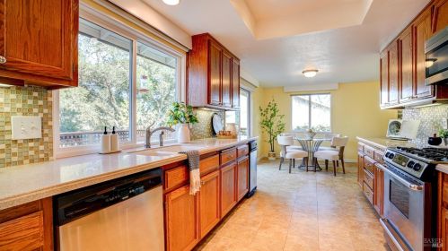 6455 Meadowridge Dr, Santa Rosa CA  95409-5848 exterior