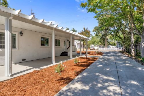 9644 Kent St, Elk Grove CA  95624-2436 exterior