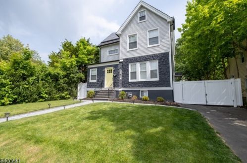 124 Dodd St, East Orange NJ  07017-3213 exterior
