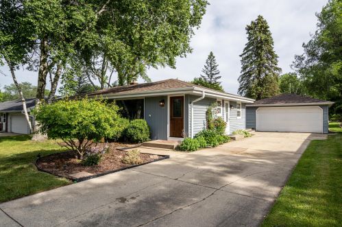 5710 Range Ave, Milwaukee, WI 53223-2937