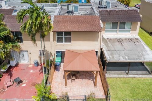 8126 103rd Ave, Miami, FL 33173-3905