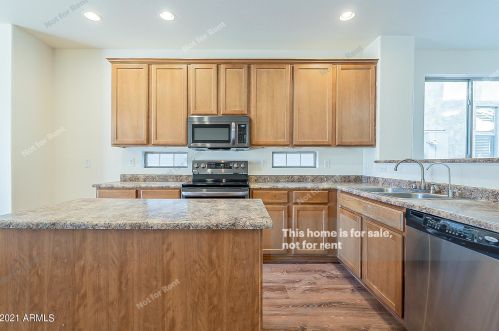 3881 Dew Drop Ln, Gilbert, AZ 85297-8031