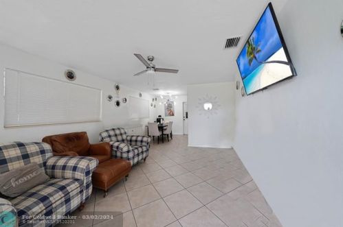 6851 22nd Ct, Hollywood, FL 33023-2715