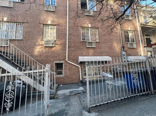 2087 Tiebout Ave, Bronx, NY 10457-3101