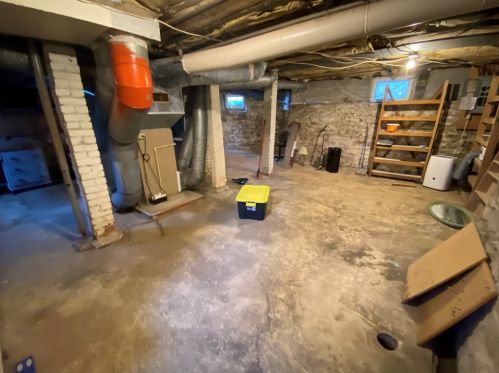 106 Plum St, Greenville PA  16125-1857 exterior