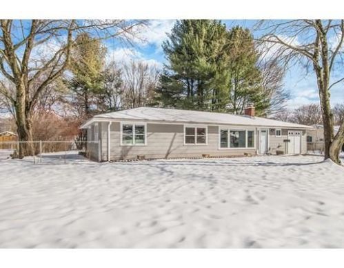 9 Sunset Rd, Maynard, MA 01754-1023