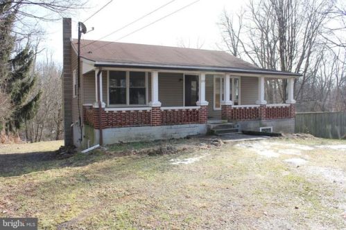 870 Highland St, Harrisburg, PA 17113-1534