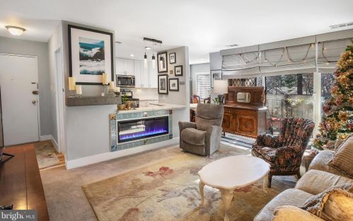1415 Northgate Sq, Herndon, VA 20190-3731