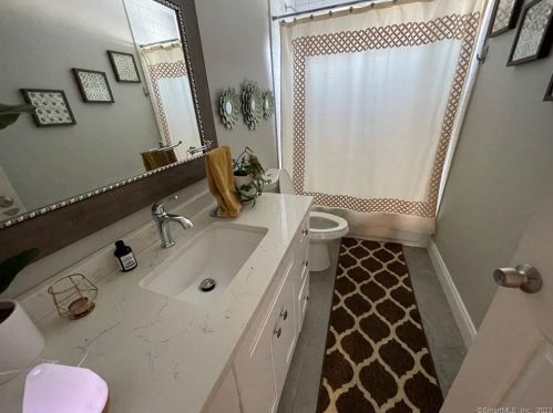 269 Valley Ave, Bridgeport CT  06606-3756 exterior