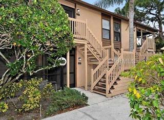 5761 Avista Dr, Sarasota, FL 34243-3618