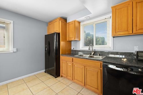 45108 Harlas Ave, Lancaster CA  93534-2149 exterior