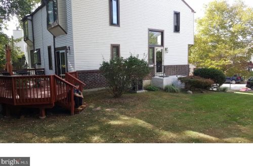 108 Hamlet Dr, Norristown PA  19406-1754 exterior