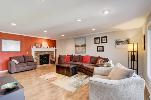 10639 Magnolia Dr, Thiensville, WI 53092-5055