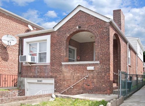2440 Fenton Ave, Bronx, NY 10469-5756