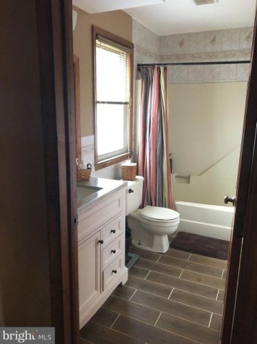 1331 Westminster Dr, Downingtown PA  19335-3652 exterior