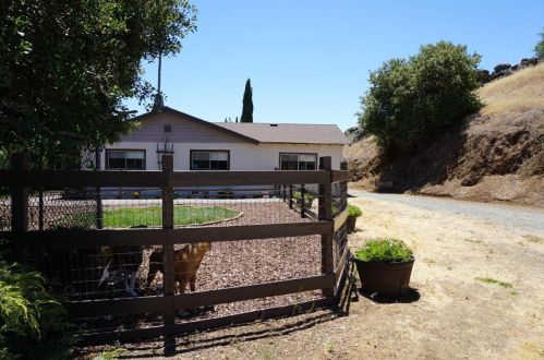 16155 De Witt Ave, Morgan Hill, CA 95037-4705