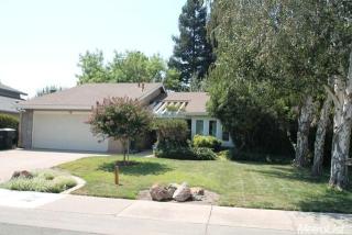 18 Vierra Ct, Sacramento, CA 95831-3827