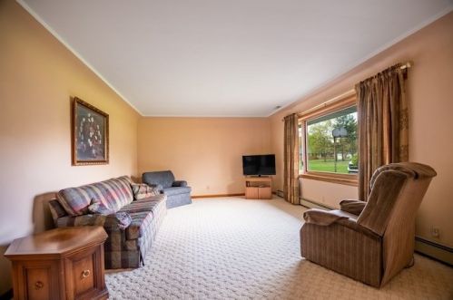 1049 Wilhelm Rd, Hermitage PA  16148-3746 exterior