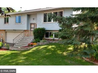 557 98th Ln, Lino Lakes, MN