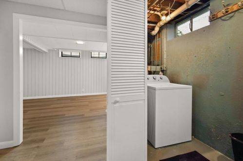 15 Hatfield St, North Kingstown RI  02852-4715 exterior