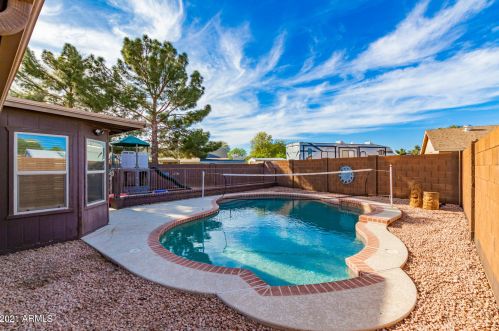 8828 Peck Dr, Glendale AZ  85301-4918 exterior