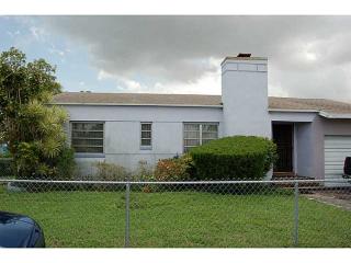 808 75th St, Miami, FL 33138-5240