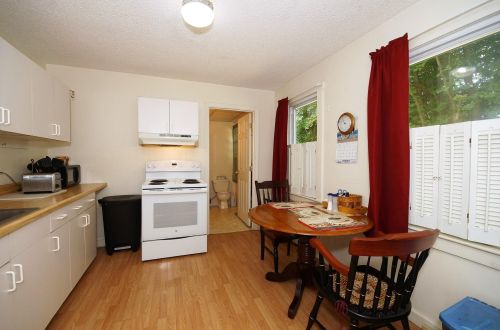 1273 1 Nh Tpke, Northwood NH  03261-3408 exterior