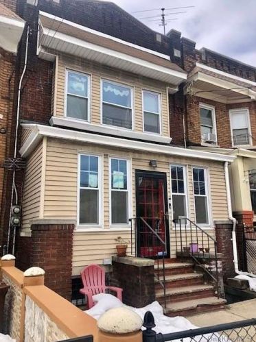 85-30 102nd St, Jamaica, NY 11418-1118