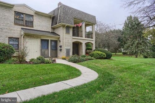 120 Valleybrook Dr, Lancaster, PA 17601-4619