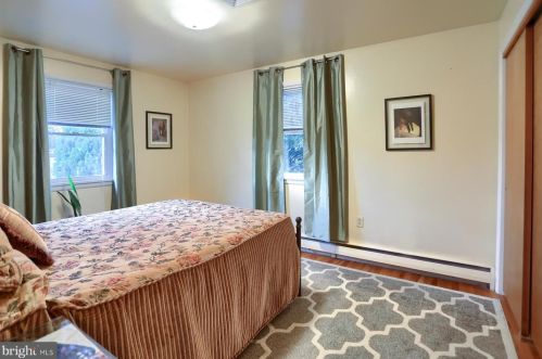 40 Center Dr, Camp Hill PA  17011-7608 exterior