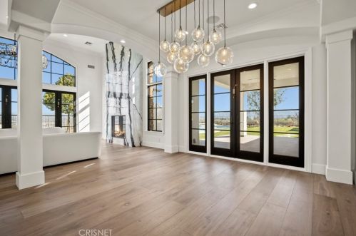 25682 Oak Meadow Dr, Santa Clarita CA  91381-0762 exterior