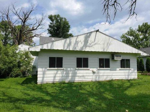 91 Beach St, Edgerton, WI 53534-9386