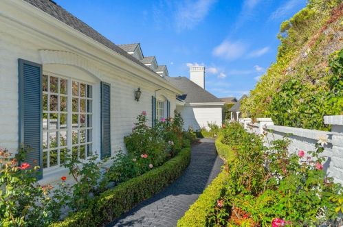 4776 Mount Helix Dr, La Mesa, CA 91941-4353