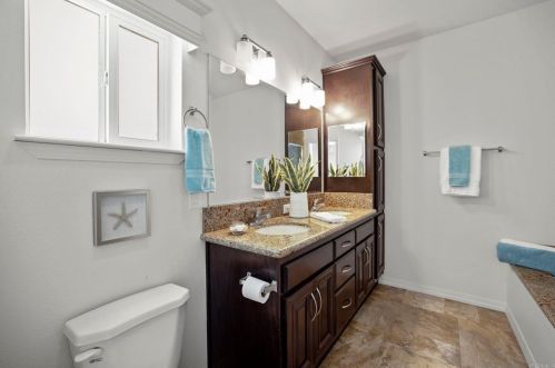 7102 Santa Barbara St, Carlsbad CA  92011-4629 exterior