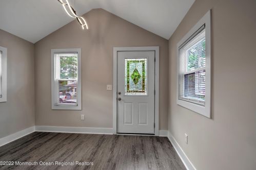 91 Bank St, Tinton Falls NJ  07701-1306 exterior