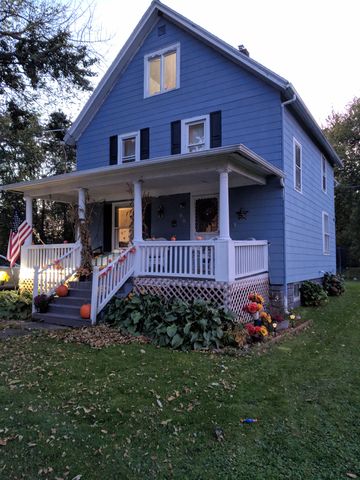 1818 Crandall Ave, Kendall, NY 14476-9712