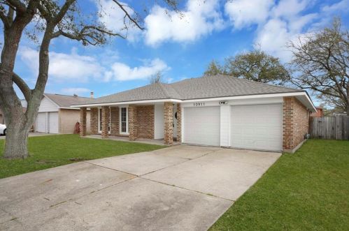 10911 Pecan Dr, Morgans Point, TX 77571-4329