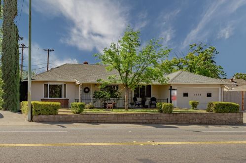 3928 Don Julio Blvd, North Highlands, CA 95660-4369