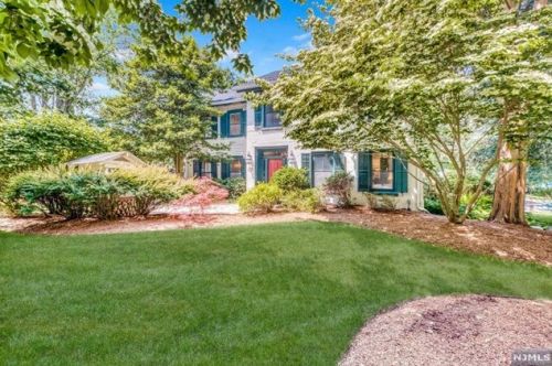 913 Franklin Tpke, Allendale, NJ 07401-1313
