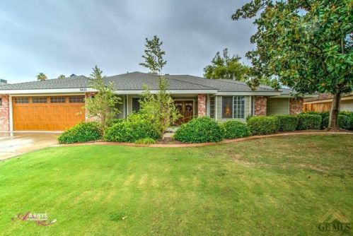 9405 High Oak Dr, Bakersfield, CA 93311-1644