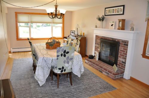 17 Biscayne Pkwy, Nashua NH 03064-1169 exterior