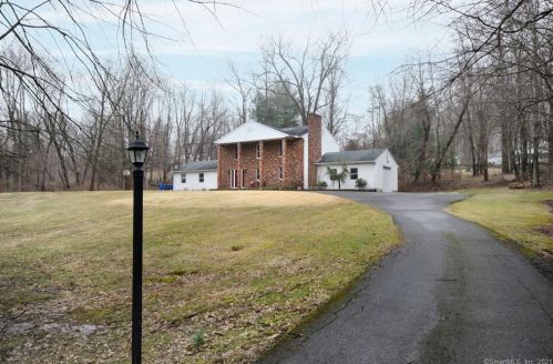14 Foote Hill Rd, Northford, CT 06472-1335